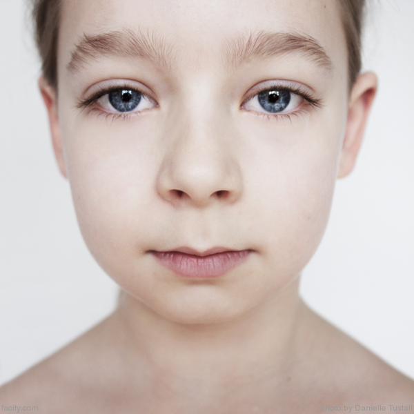 facity.com face - Estelle